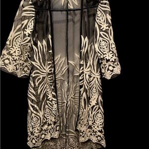 Mechant Black and Cream Floral Lace Robe